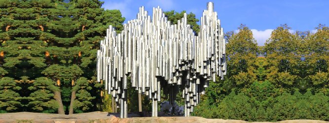 Trip Ayurveda Reisetipps - Sibelius Monument in Helsinki, Finnland. Wie stilisierte Orgelpfeifen, verblüfft die abstrakt kühne Optik dieser Skulptur und symbolisiert das kreative künstlerische Musikschaffen des weltberühmten finnischen Komponisten Jean Sibelius. Das imposante Denkmal liegt in einem wunderschönen Park. Der als „Johann Julius Christian Sibelius“ geborene Jean Sibelius ist für die Finnen eine äußerst wichtige Person und gilt als Ikone der finnischen Musik. Die bekanntesten Werke des freischaffenden Komponisten sind Symphonie 1-7, Kullervo und Violinkonzert. Unzählige Besucher aus nah und fern kommen in den Park, um eines der meistfotografierten Denkmäler Finnlands zu sehen.